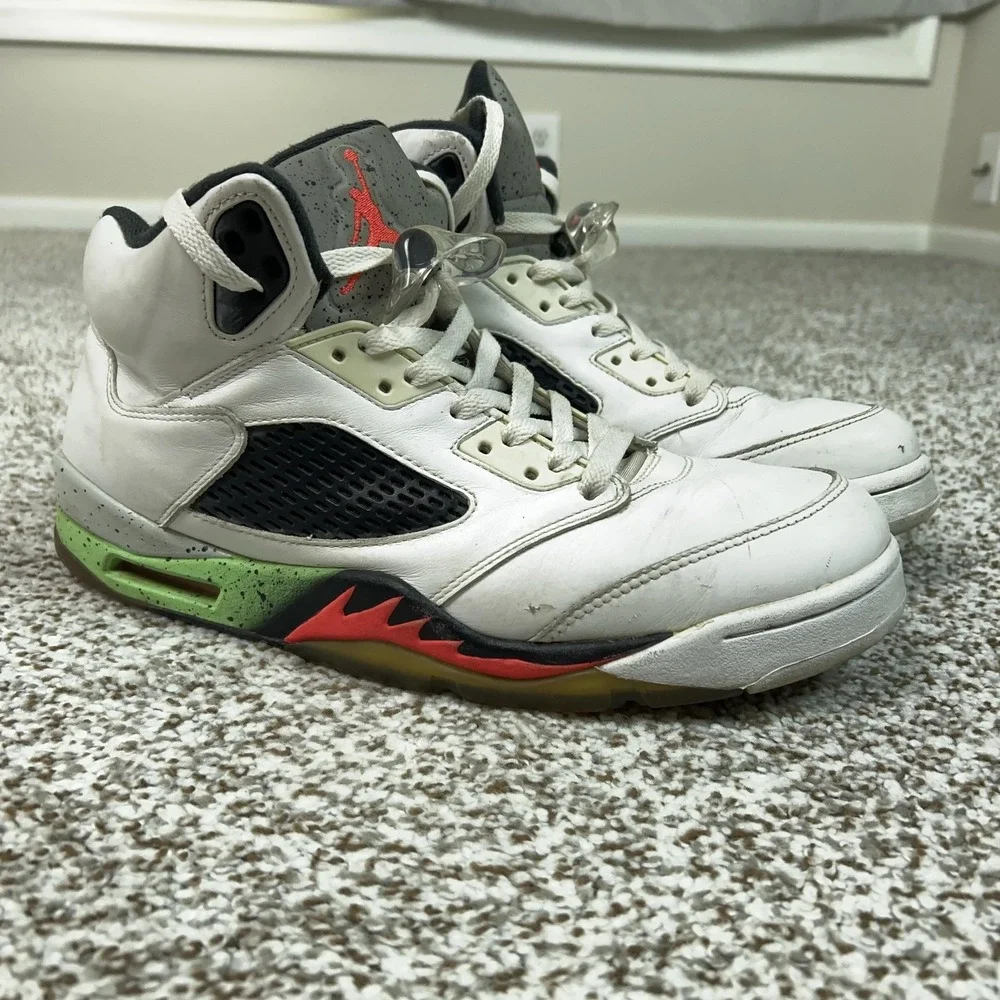Jordan Shoes Mens Size 10.5 White Air Jordan 5 Retro Poison Green Sneakers Sport